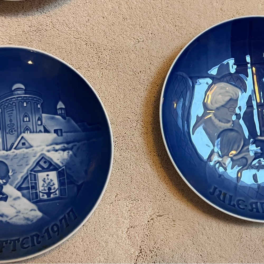 Royal Copenhagen Denmark Christmas Plates 1970-78 - Picture 4 of 6